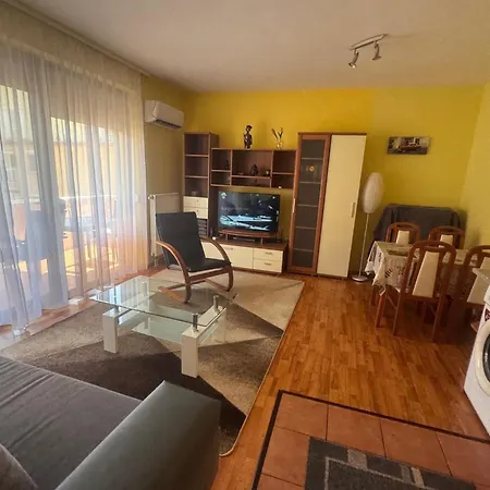 Apartament Lido Di - Aranypart - Minden 1 Percre! *