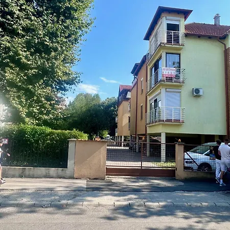 Apartament Lido Di - Aranypart - Minden 1 Percre! *
