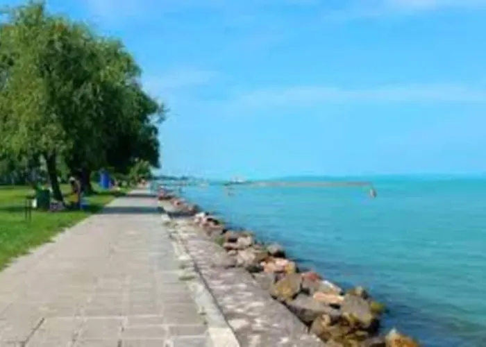 Lido Di - Aranypart - Minden 1 Percre! Apartament Siófok