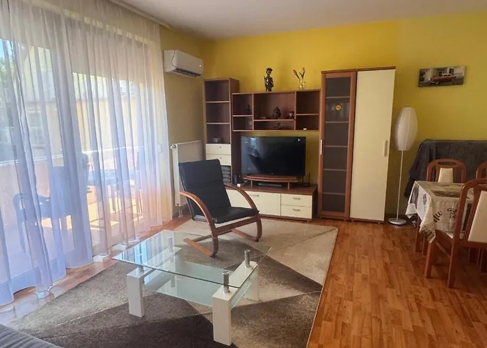 Lido Di - Aranypart - Minden 1 Percre! Apartament *